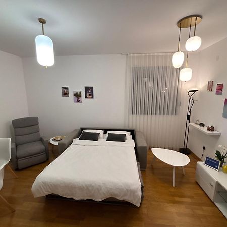 Modern Seaside Apartment With Balcony Tale Apartment Kotor Eksteriør bilde