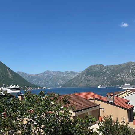 Modern Seaside Apartment With Balcony Tale Apartment Kotor Eksteriør bilde
